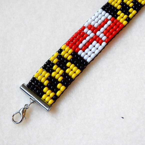 Maryland state flag bead bracelet, handmade, adjustable length - Picture 4 of 7